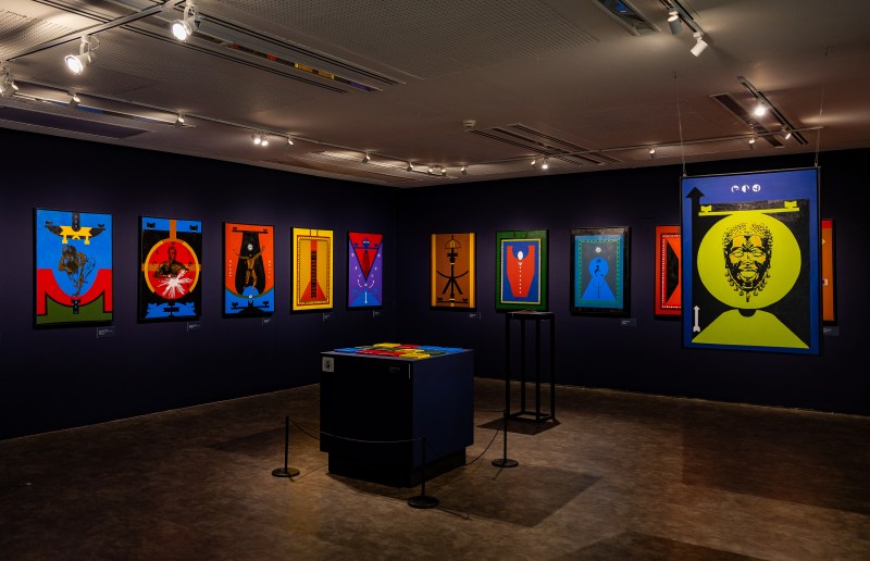 Vista da montagem de Entrar na Grande Noite, Museu de Arte do Rio, 2026